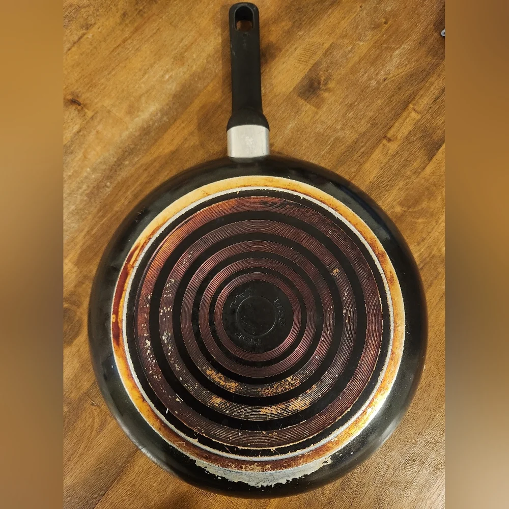 🔥Ceramic White Frying Pan with Black Handle